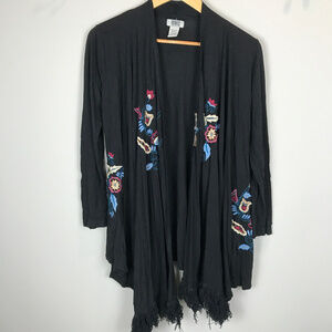 🌴 Monroe & main embroidered kimono Sz S